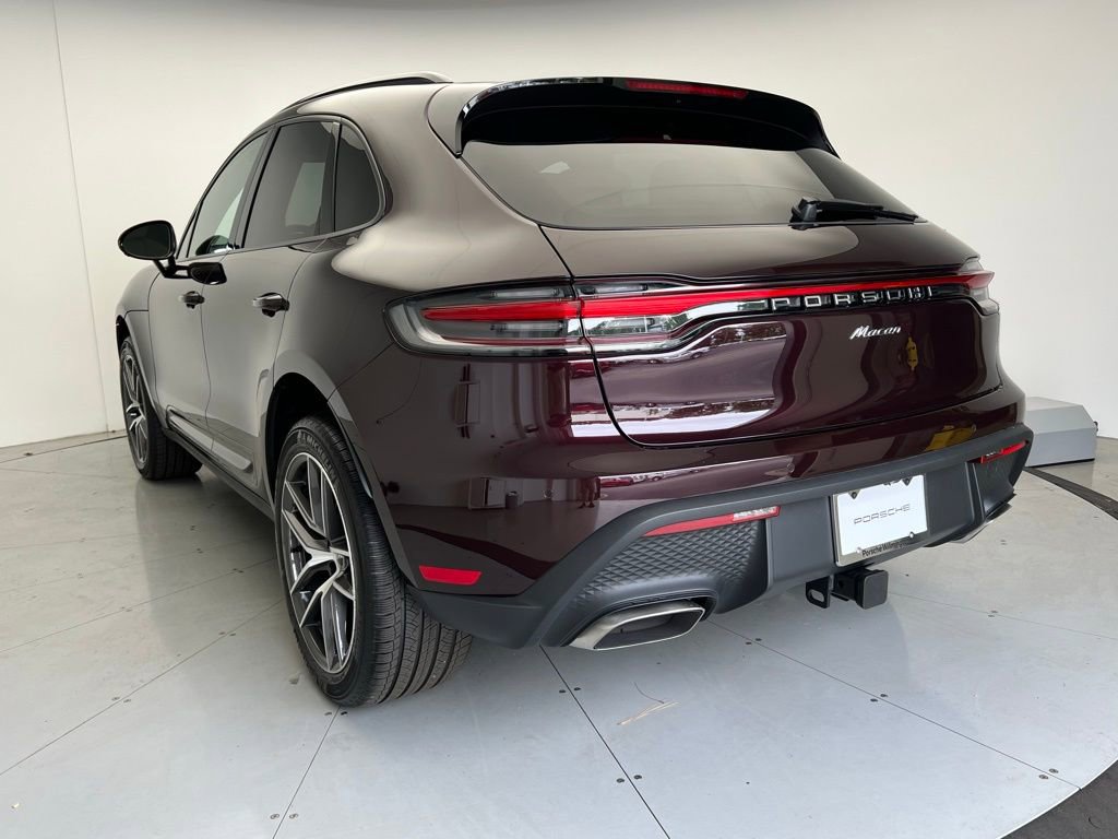 Used 2025 Porsche Macan image 3