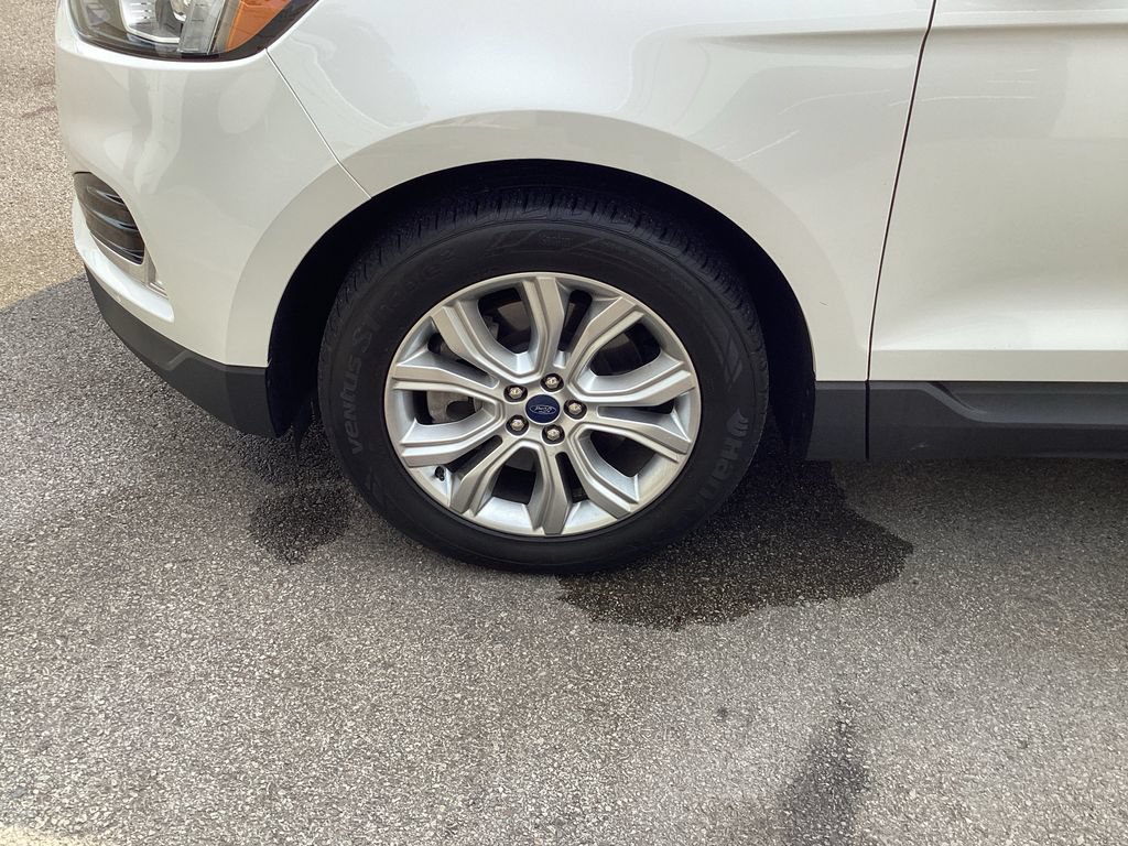 Used 2021 Ford Edge Titanium AWD/4WD image 26
