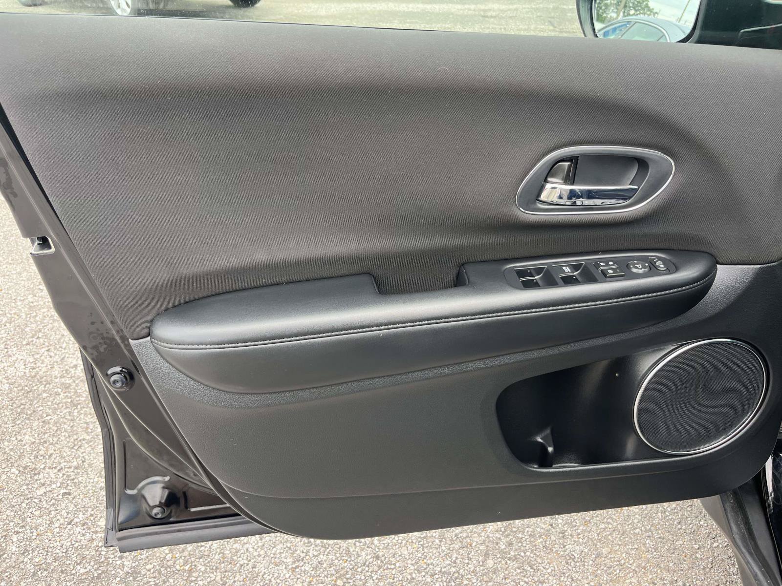 Used 2017 Honda HR-V EX image 13