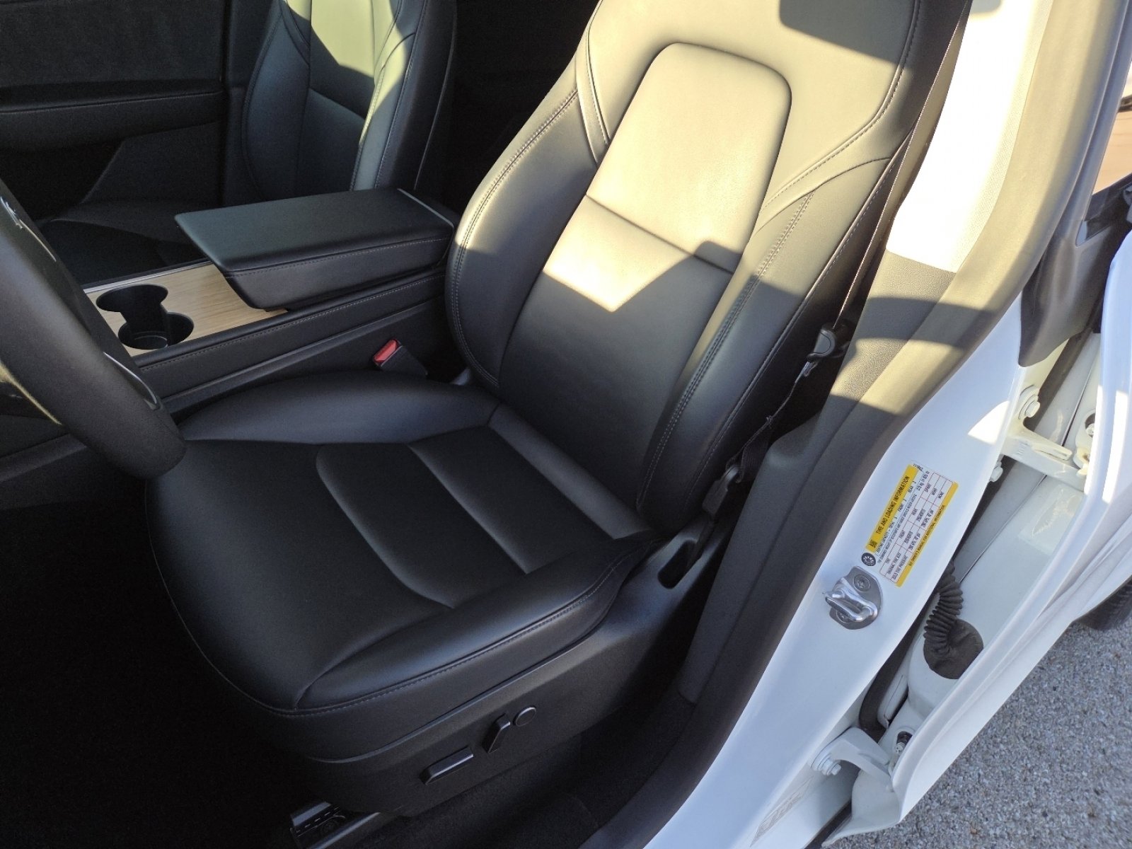 Used 2023 Tesla Model Y Long Range image 25