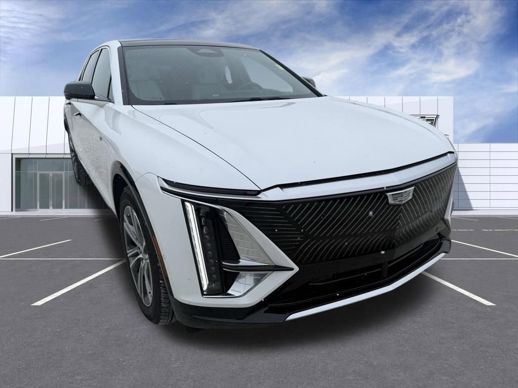 Certified 2024 Cadillac Lyriq Luxury image 1