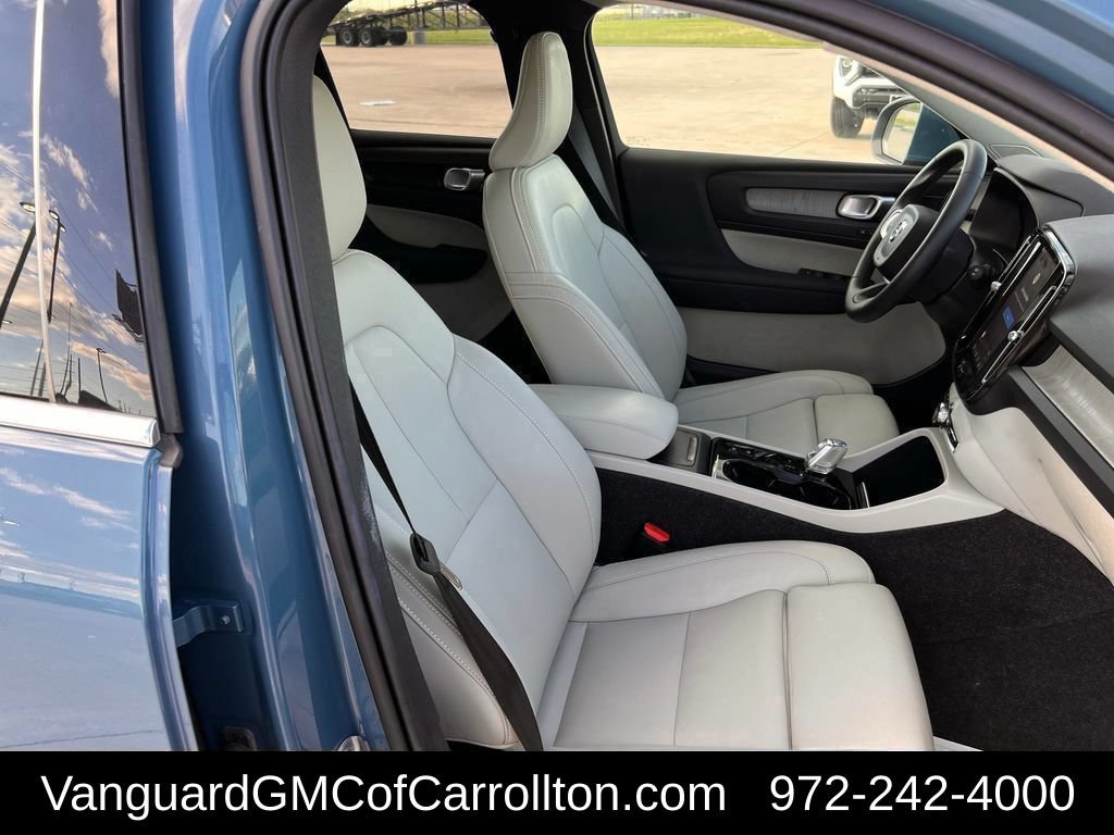 Used 2024 Volvo XC40 B5 Ultimate w/ Protection Package Premier AWD/4WD image 34
