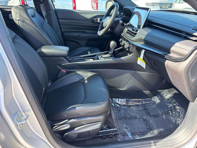 Certified 2024 Jeep Compass Limited w/ High Altitude Package image 15