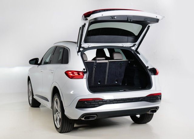 Certified 2025 Audi Q5 Premium Plus image 5