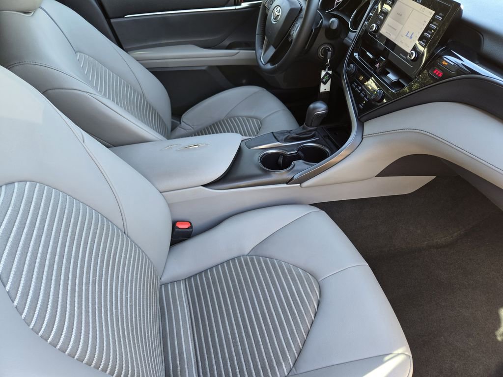 Used 2021 Toyota Camry SE image 14