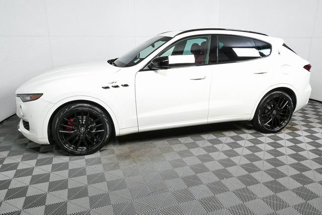 Certified 2022 Maserati Levante GT AWD/4WD image 34