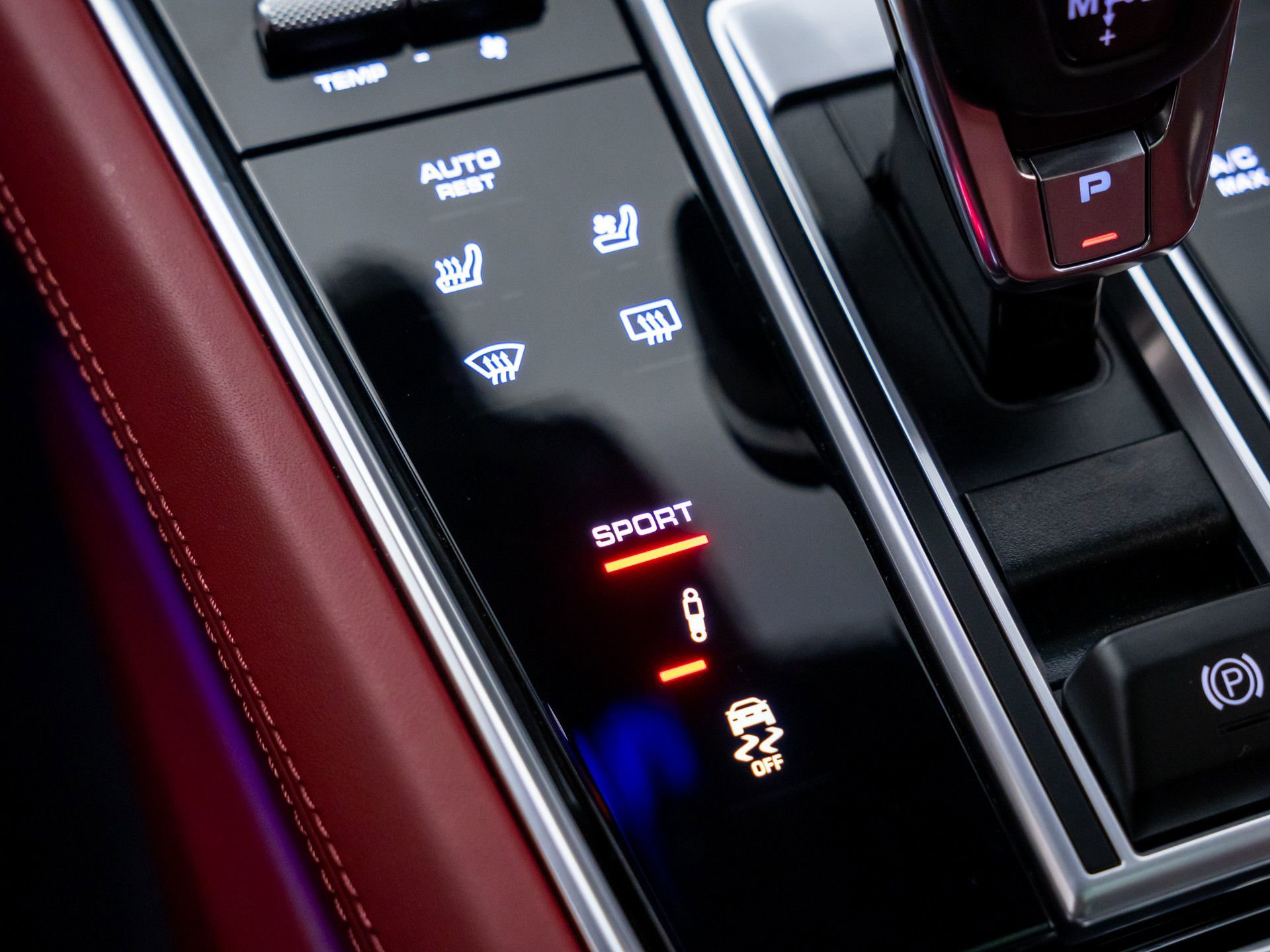 Certified 2023 Porsche Panamera 4 Platinum Edition AWD/4WD image 30