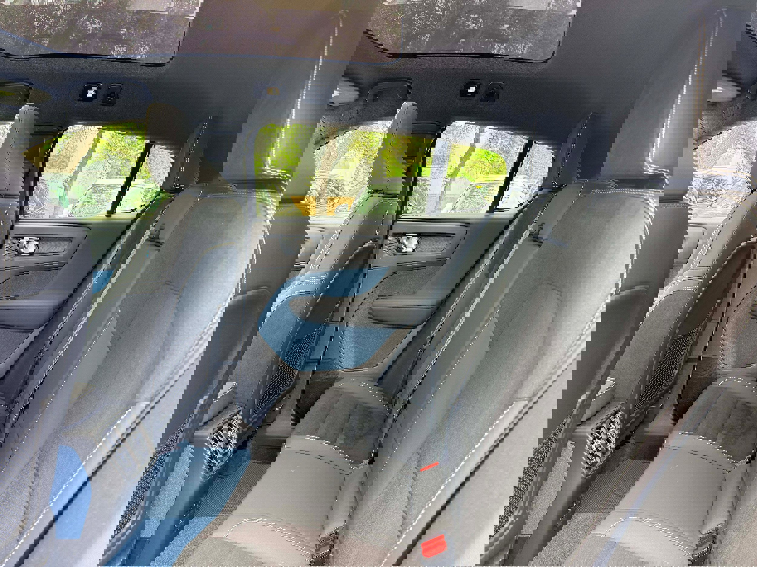 Certified 2023 Volvo C40 P8 Recharge Ultimate image 13