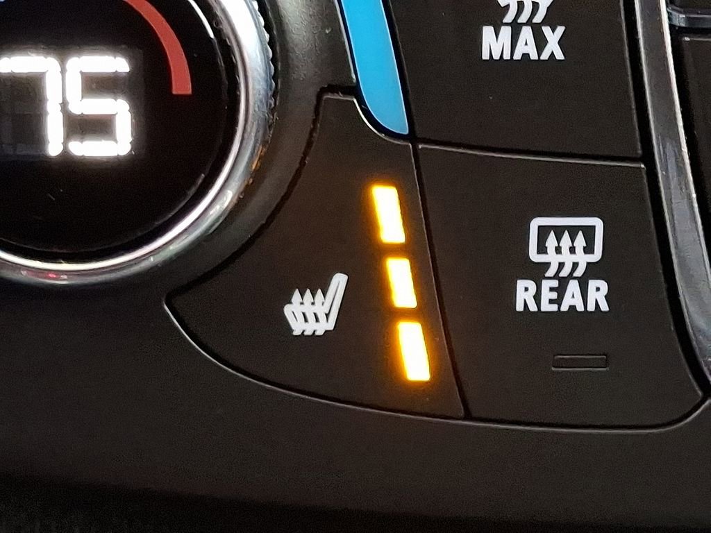 Used 2023 Chevrolet Traverse LT w/ LT Premium Package image 28