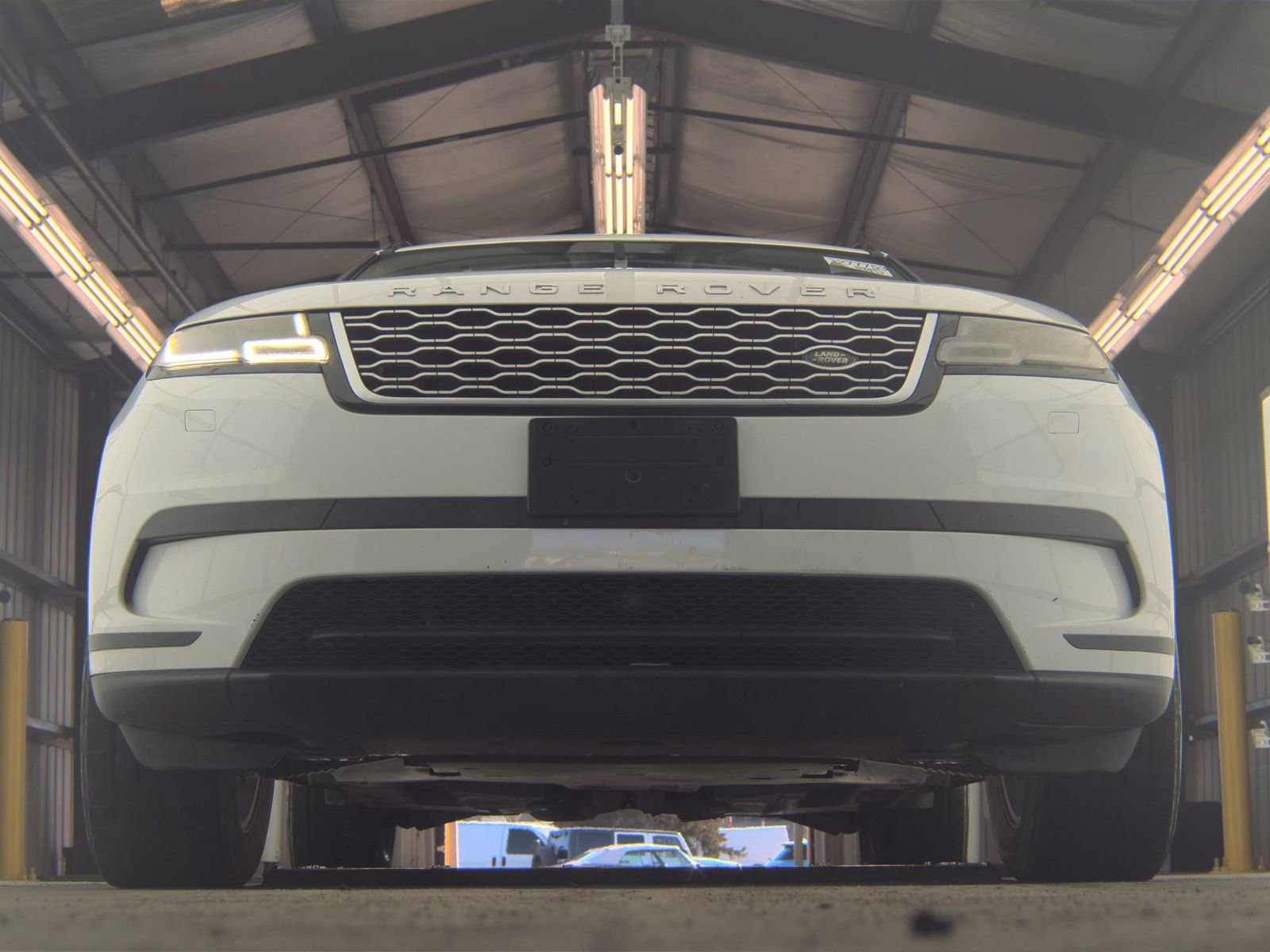 Used 2018 Land Rover Range Rover Velar S image 4