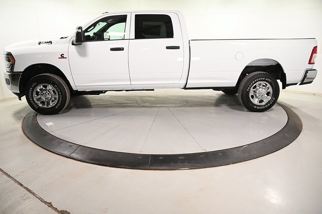 New 2024 RAM 2500 Tradesman w/ Chrome Appearance Group AWD/4WD image 4
