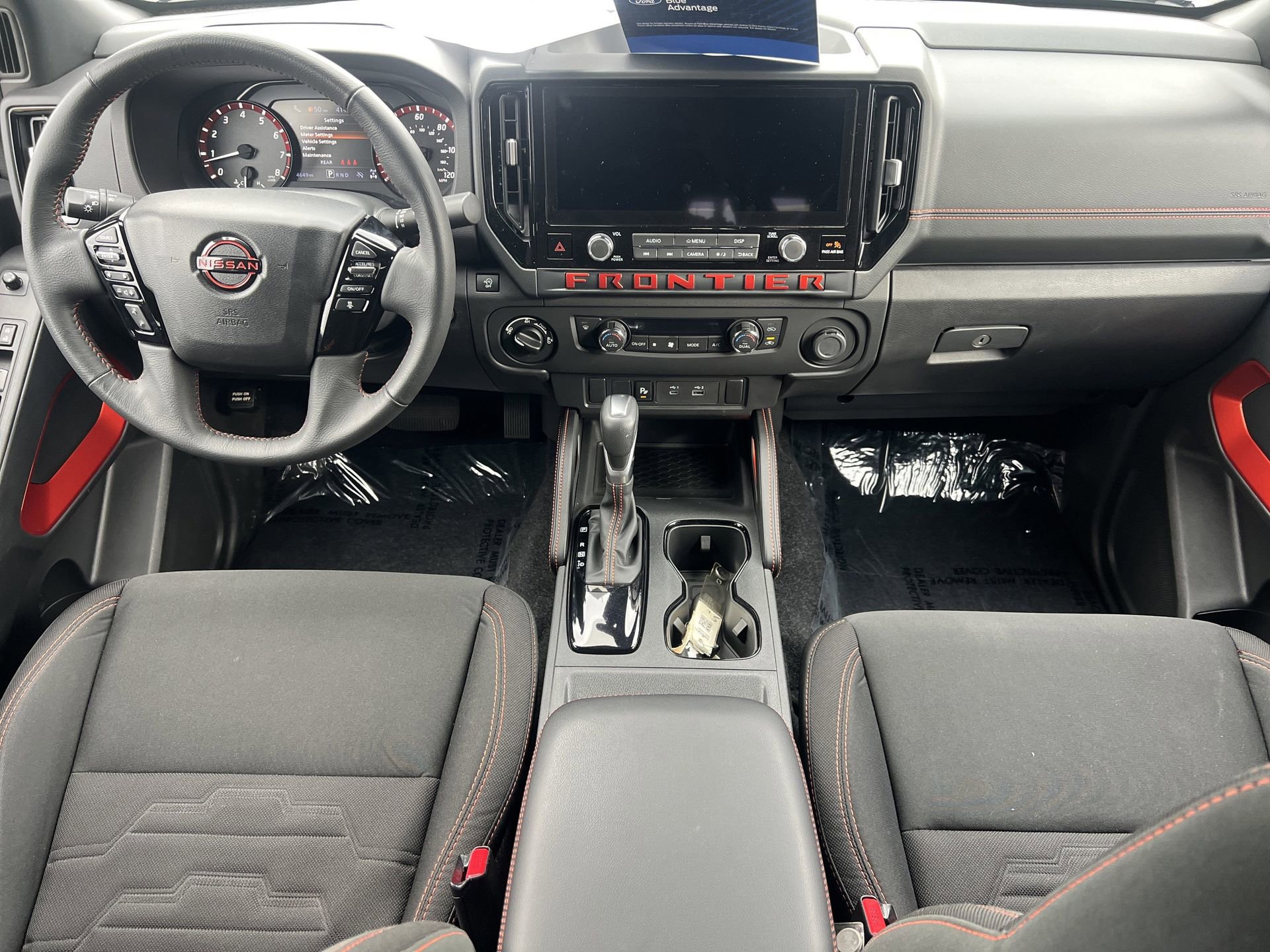 Used 2025 Nissan Frontier PRO-4X image 2