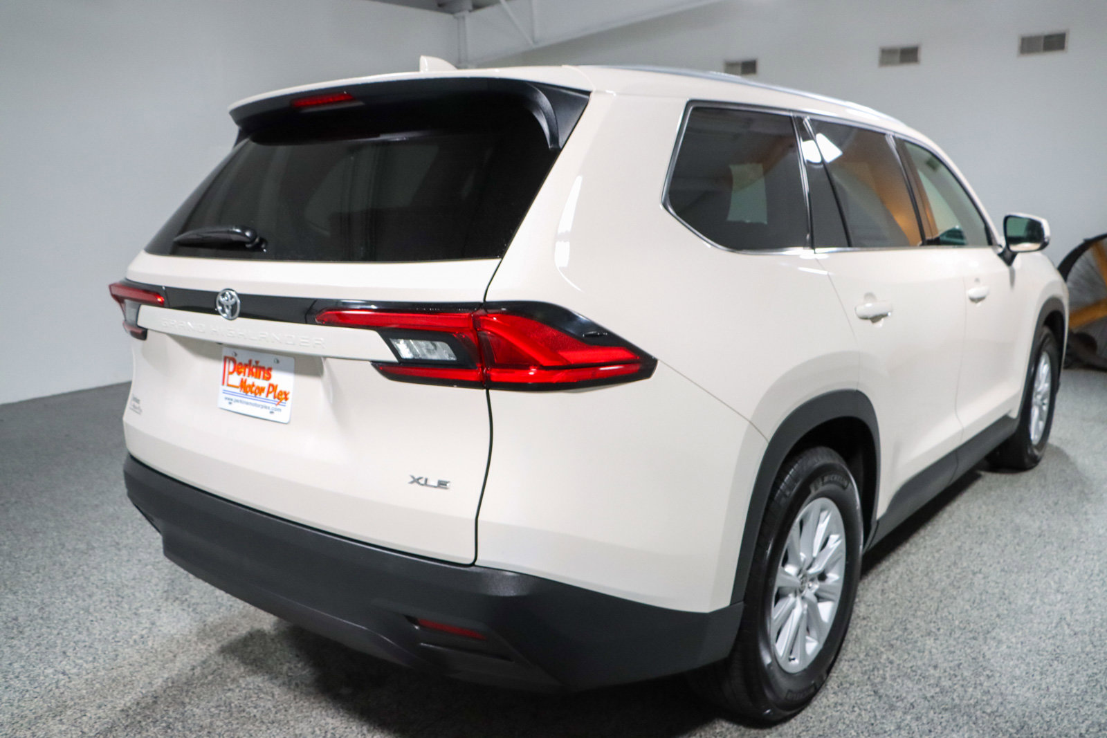 Used 2024 Toyota Grand Highlander XLE image 7