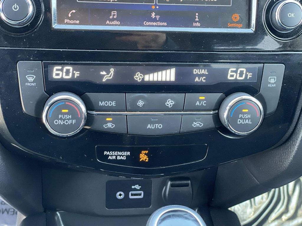 Used 2020 Nissan Rogue SV FWD image 10
