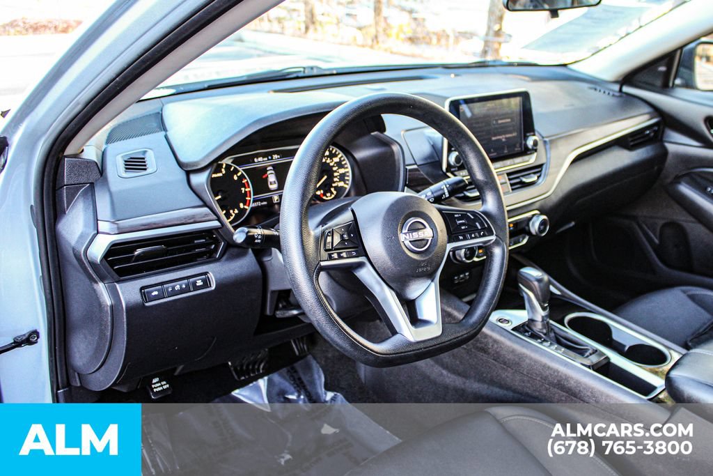 Used 2024 Nissan Altima 2.5 SV FWD image 22