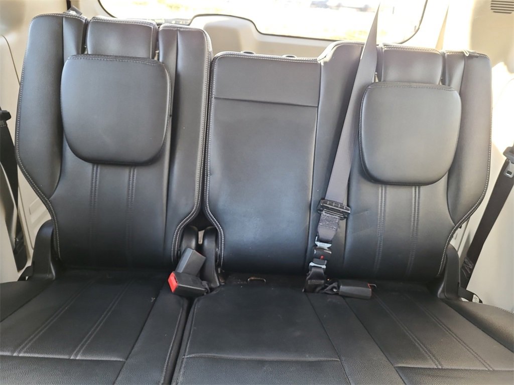 Used 2015 Chrysler Town & Country Touring image 34