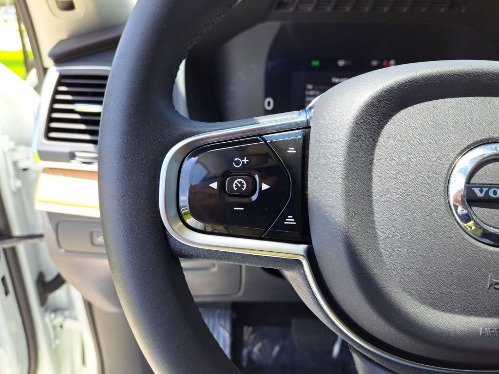 Used 2023 Volvo XC90 B6 Core image 19