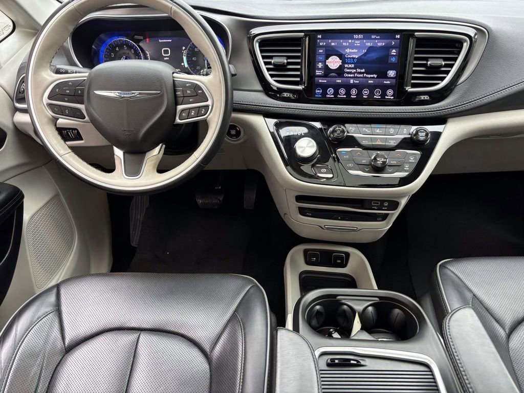 Used 2019 Chrysler Pacifica Limited w/ Advanced Safetytec Group image 30