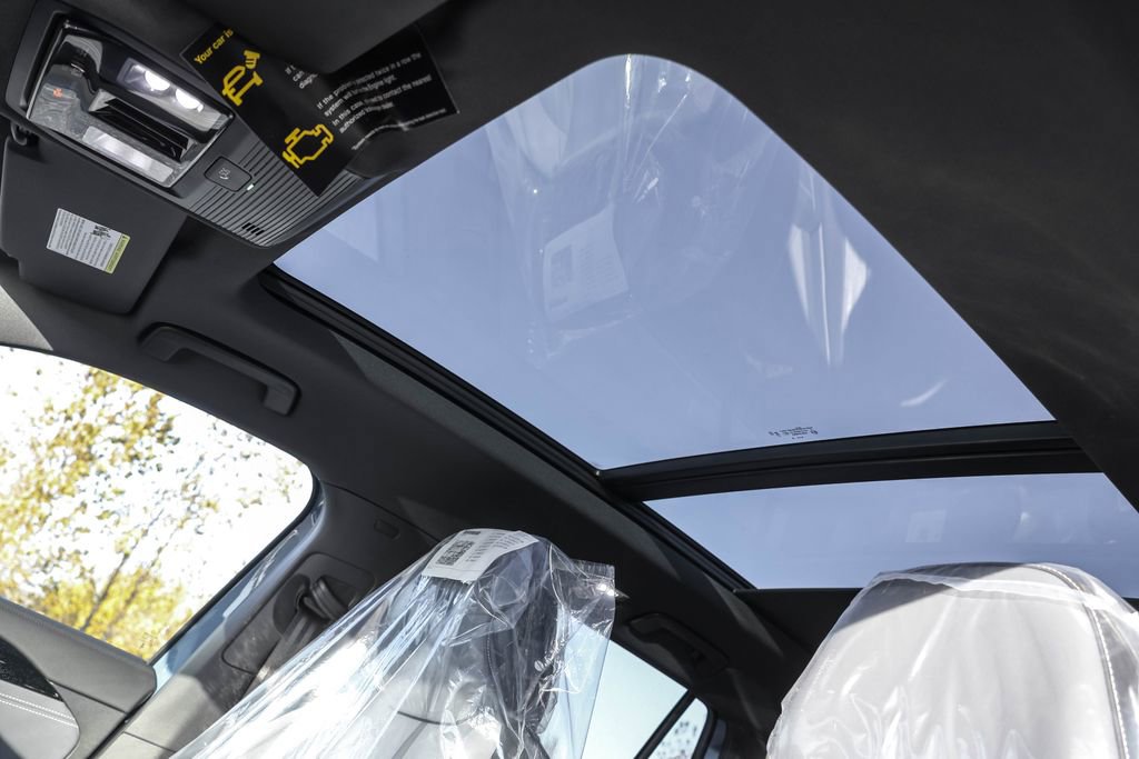 New 2026 Volkswagen Tiguan SE R-Line image 9