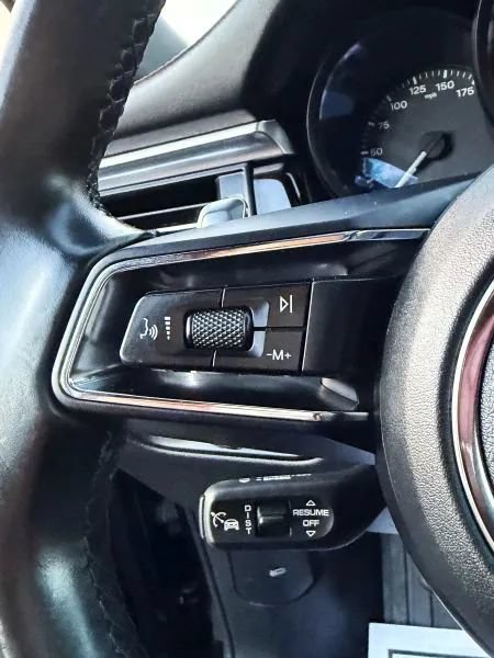 Used 2023 Porsche Macan AWD/4WD image 29