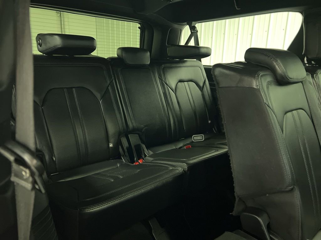 Used 2021 Ford Expedition Max Limited image 12