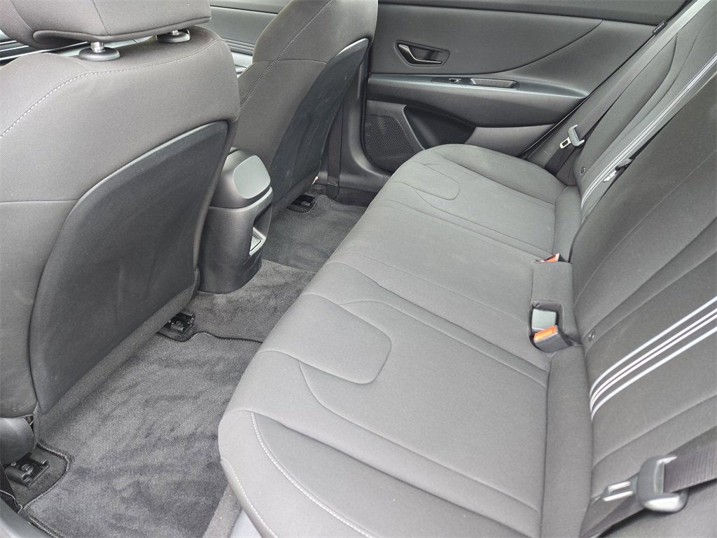 Used 2025 Hyundai Elantra Sport image 20