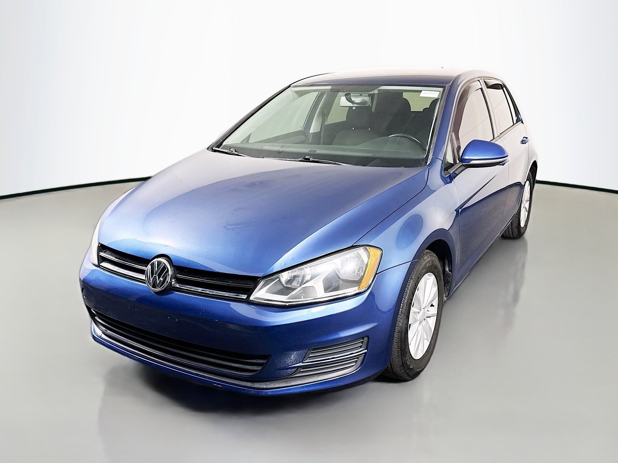 Used 2017 Volkswagen Golf S image 4