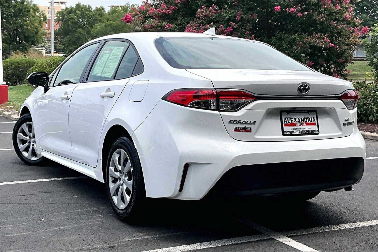 Used 2023 Toyota Corolla LE FWD image 11