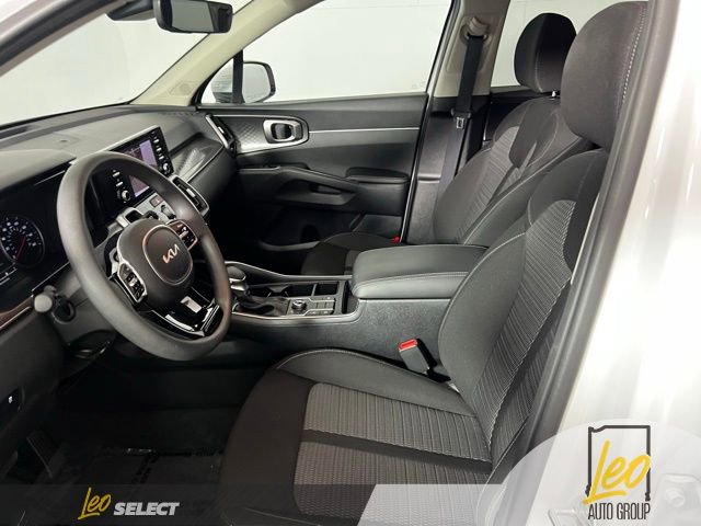 Used 2023 Kia Sorento LX image 12