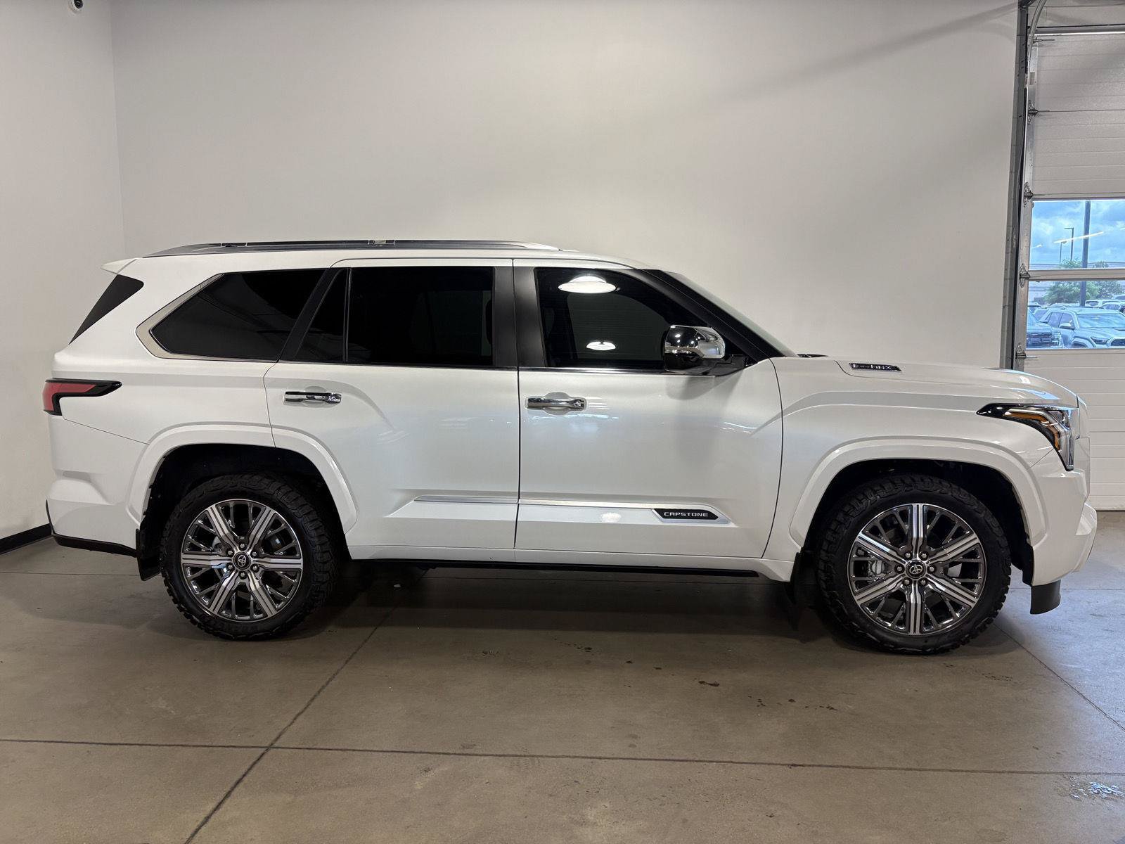 Used 2025 Toyota Sequoia Capstone AWD/4WD image 2