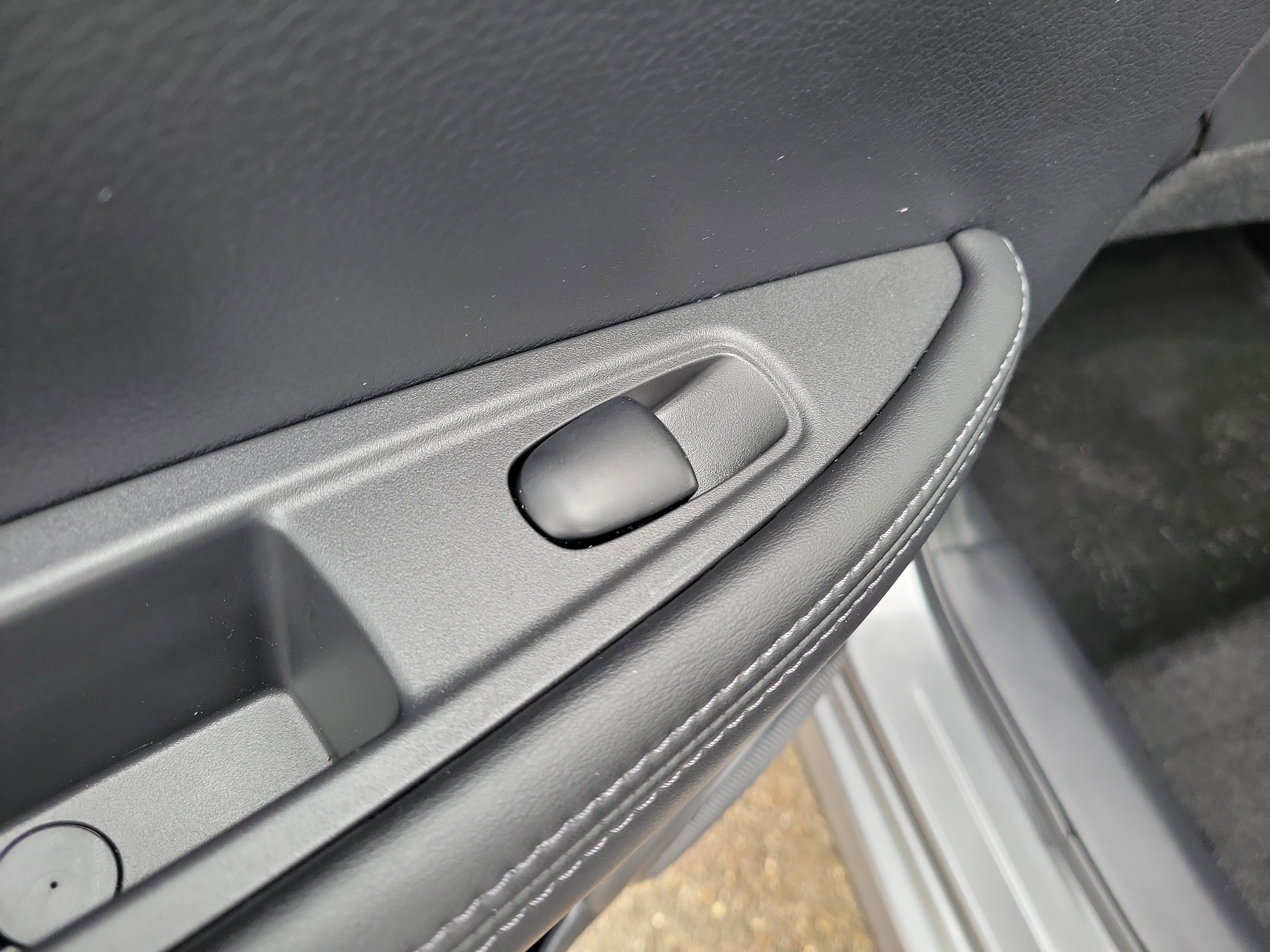 Used 2022 Nissan Rogue Sport S image 15