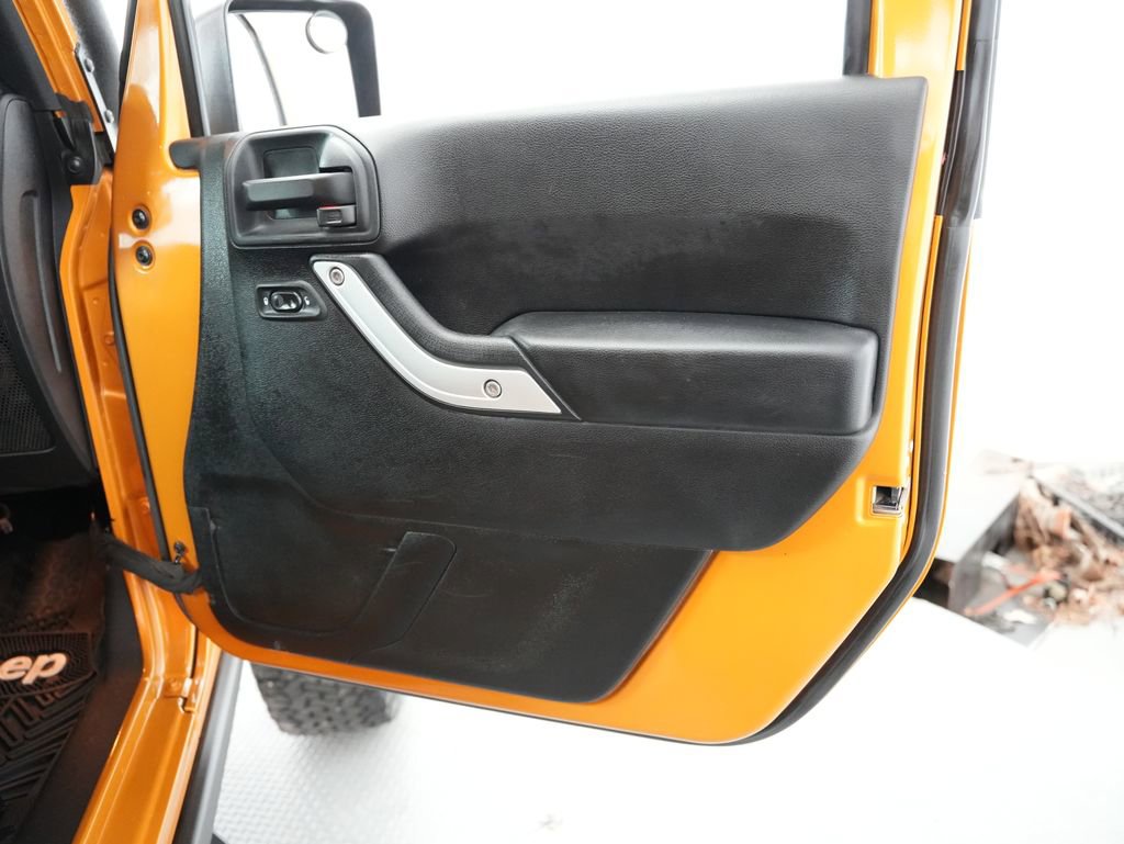 Used 2014 Jeep Wrangler Rubicon w/ Power Convenience Group AWD/4WD image 38