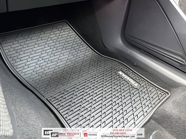 Used 2023 Volkswagen Tiguan SE image 18