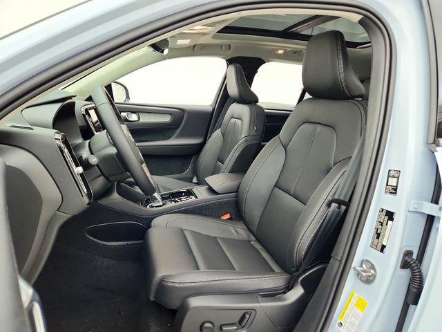 New 2026 Volvo XC40 B5 Plus w/ Protection Package Premier image 17