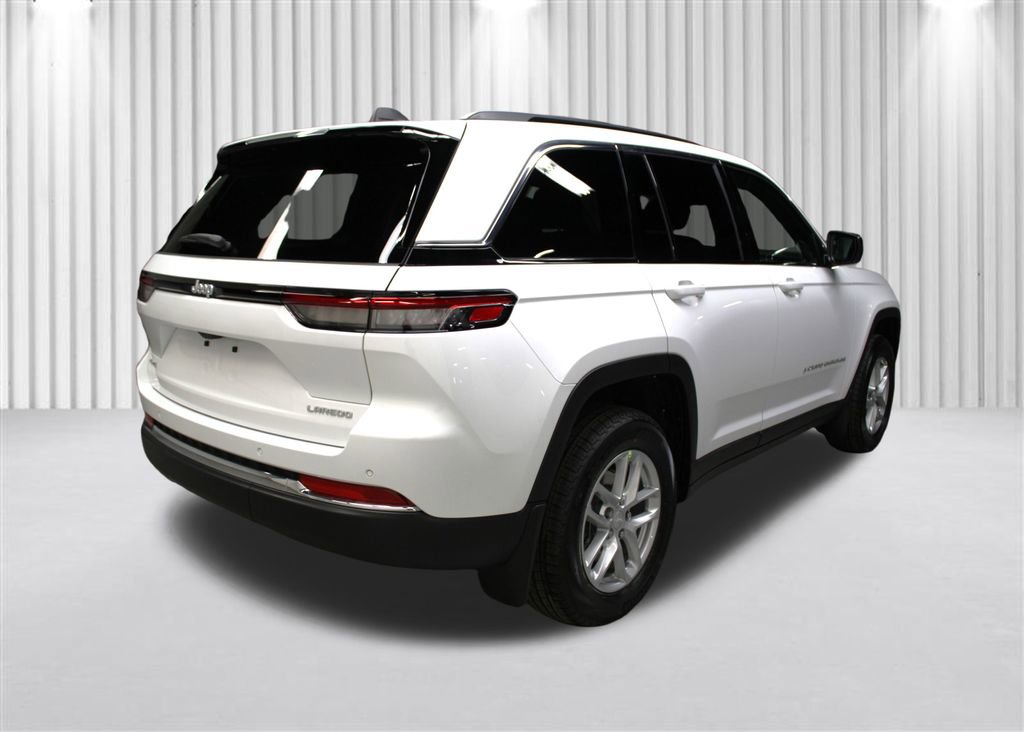 New 2025 Jeep Grand Cherokee Laredo X w/ Luxury Tech Group I image 3