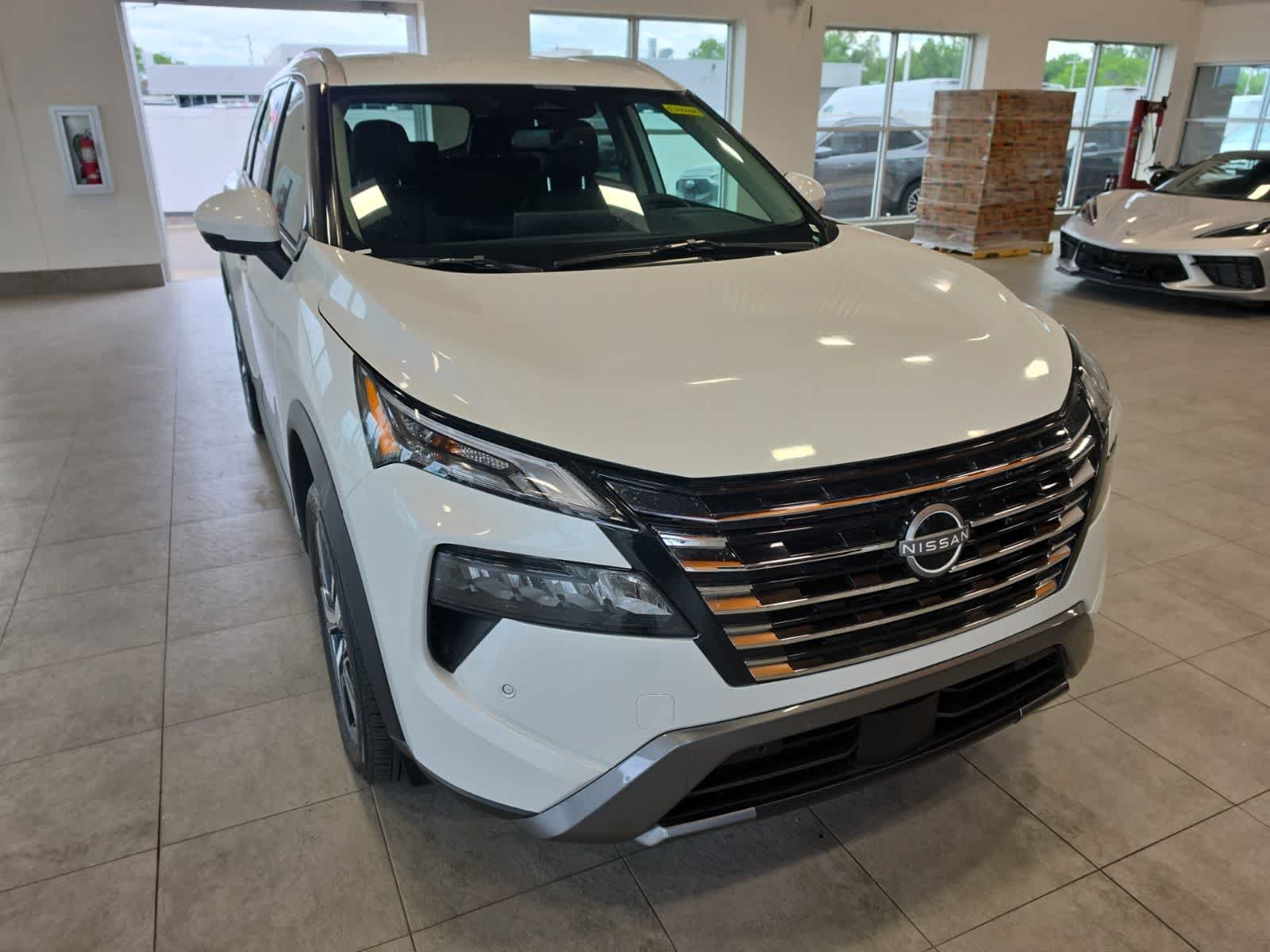 Used 2026 Nissan Rogue SL AWD/4WD image 4