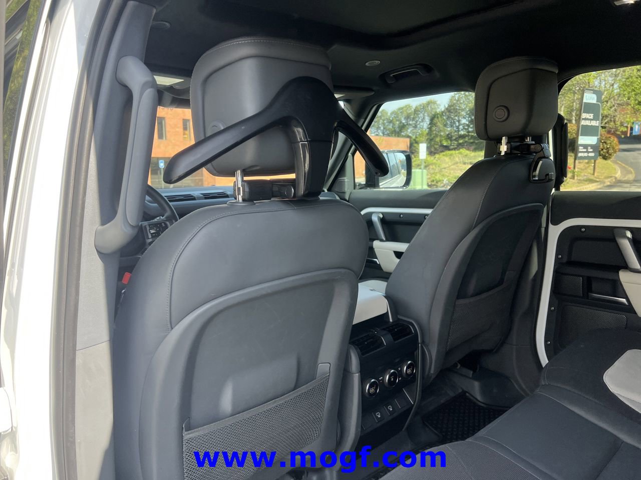 Used 2023 Land Rover Defender 110 X-Dynamic SE image 19