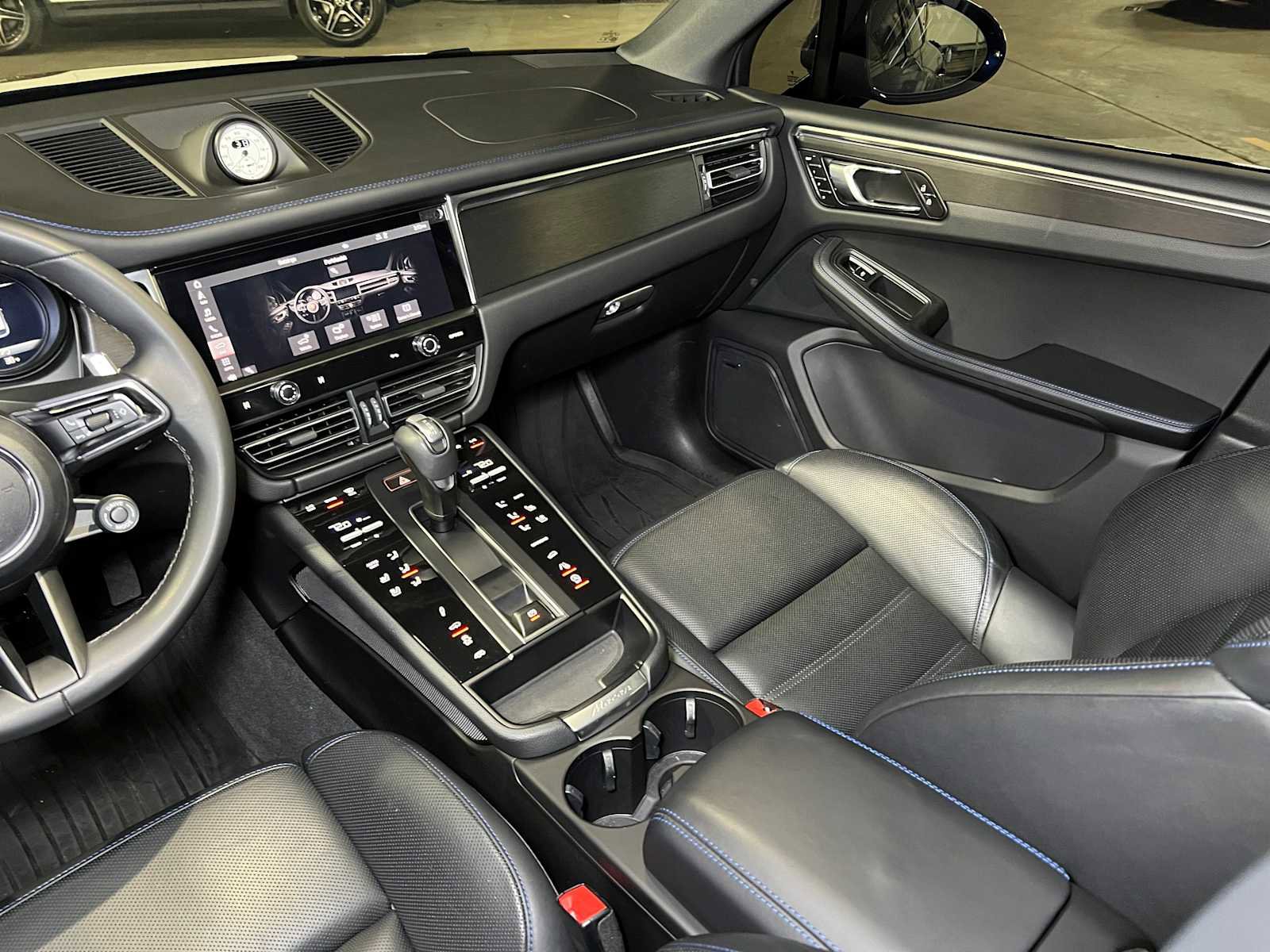 Used 2024 Porsche Macan GTS image 41