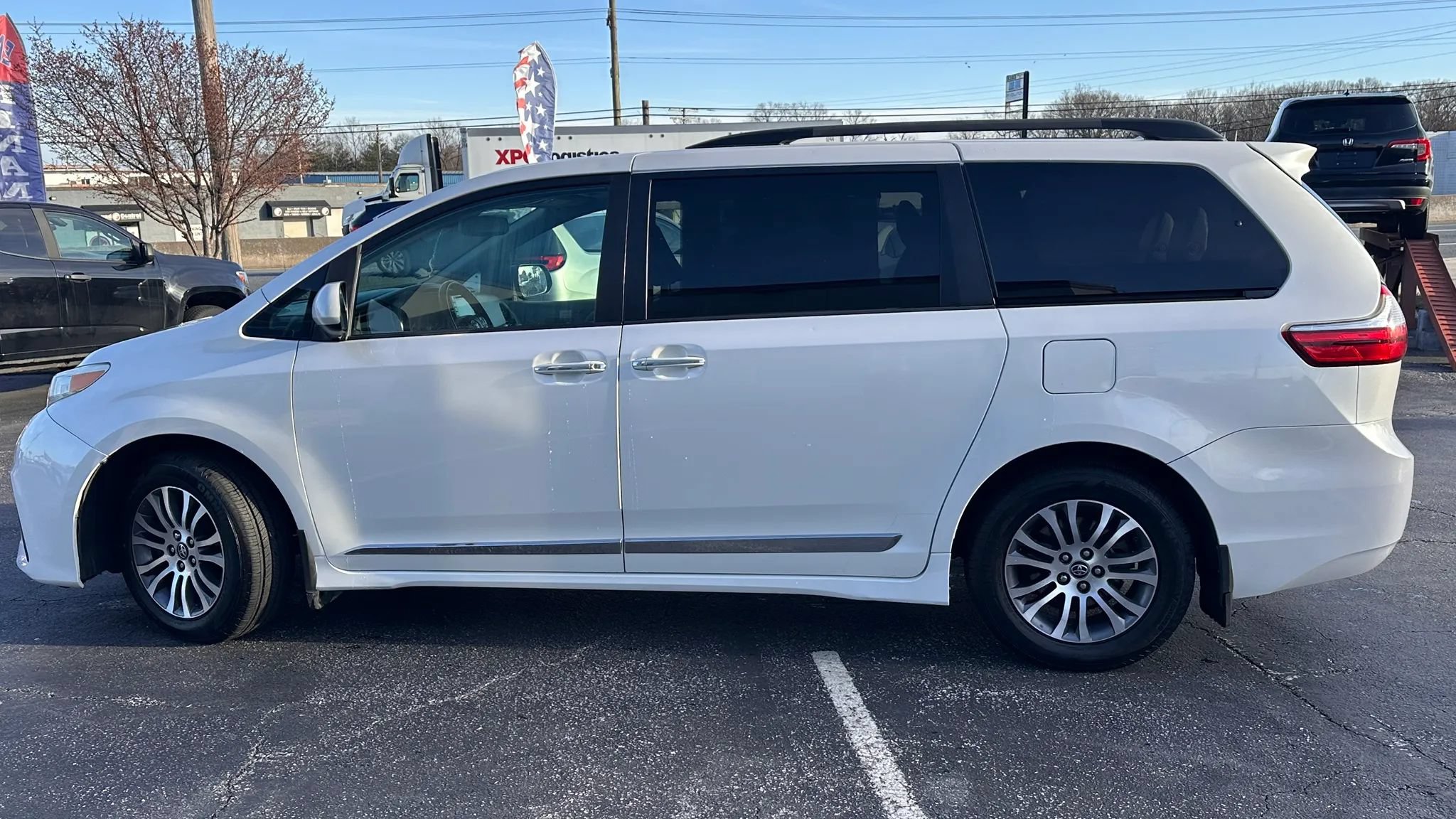 Used 2019 Toyota Sienna XLE w/ Protection Package FWD image 6