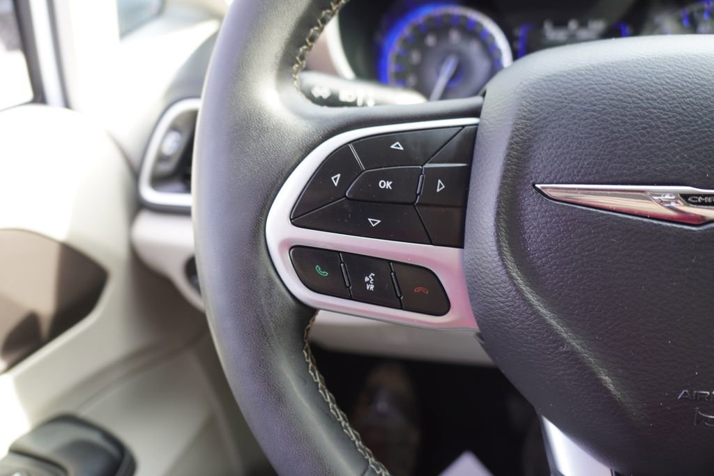 Used 2023 Chrysler Voyager LX image 24