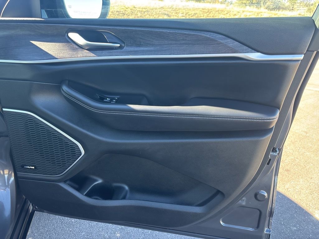 Used 2022 Jeep Grand Cherokee Limited 4xe w/ Luxury Tech Group II image 18