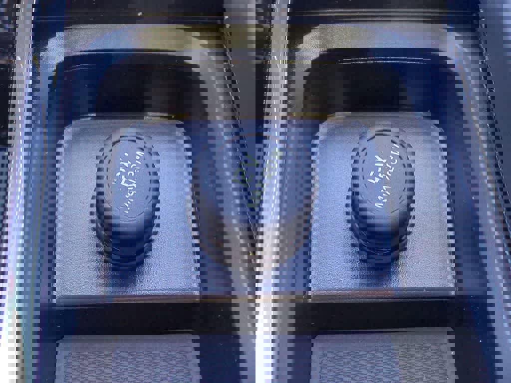 New 2026 Volvo XC60 B5 Plus w/ Protection Package Premier image 31