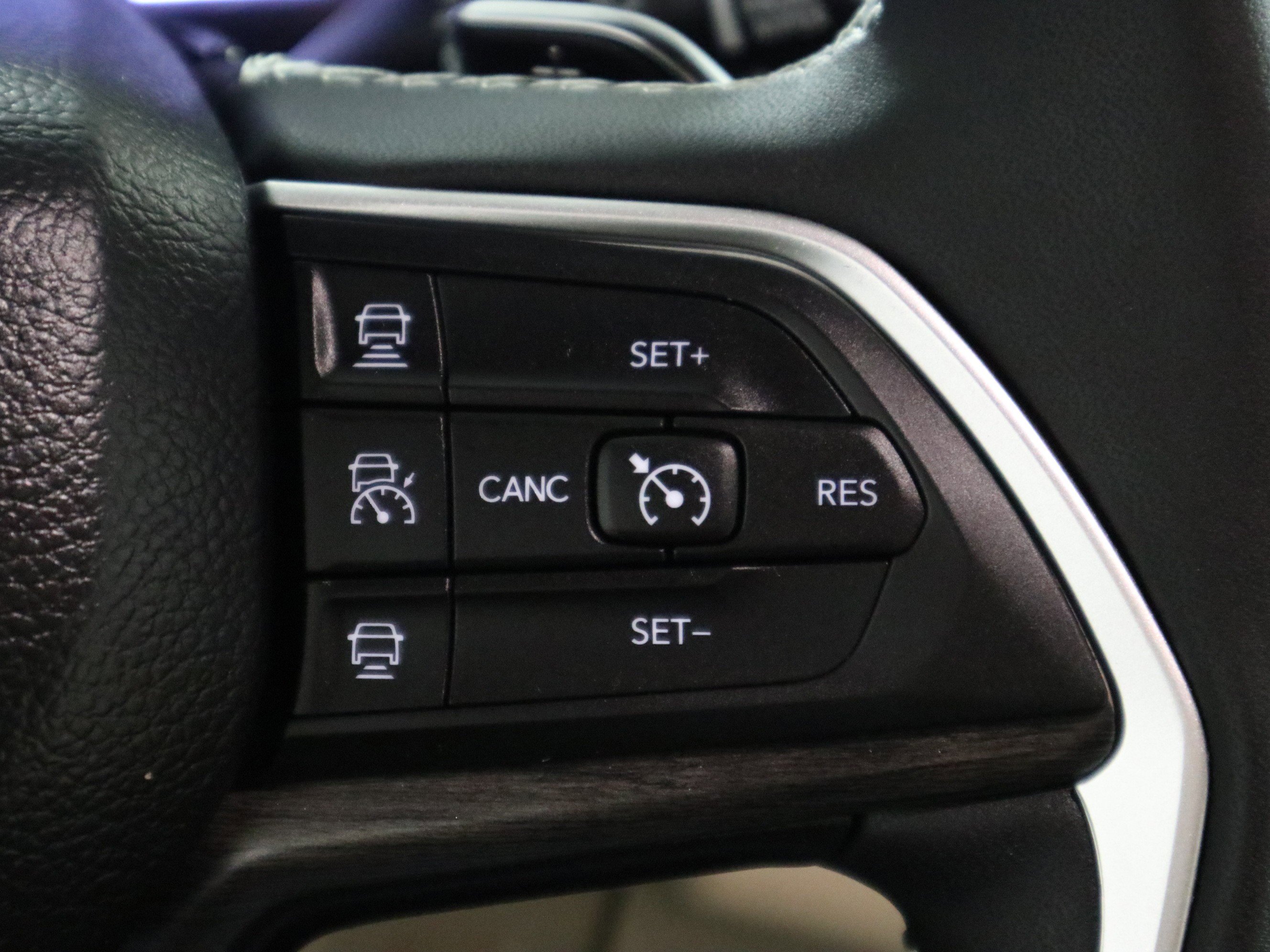 Used 2024 Jeep Grand Cherokee Limited AWD/4WD image 29