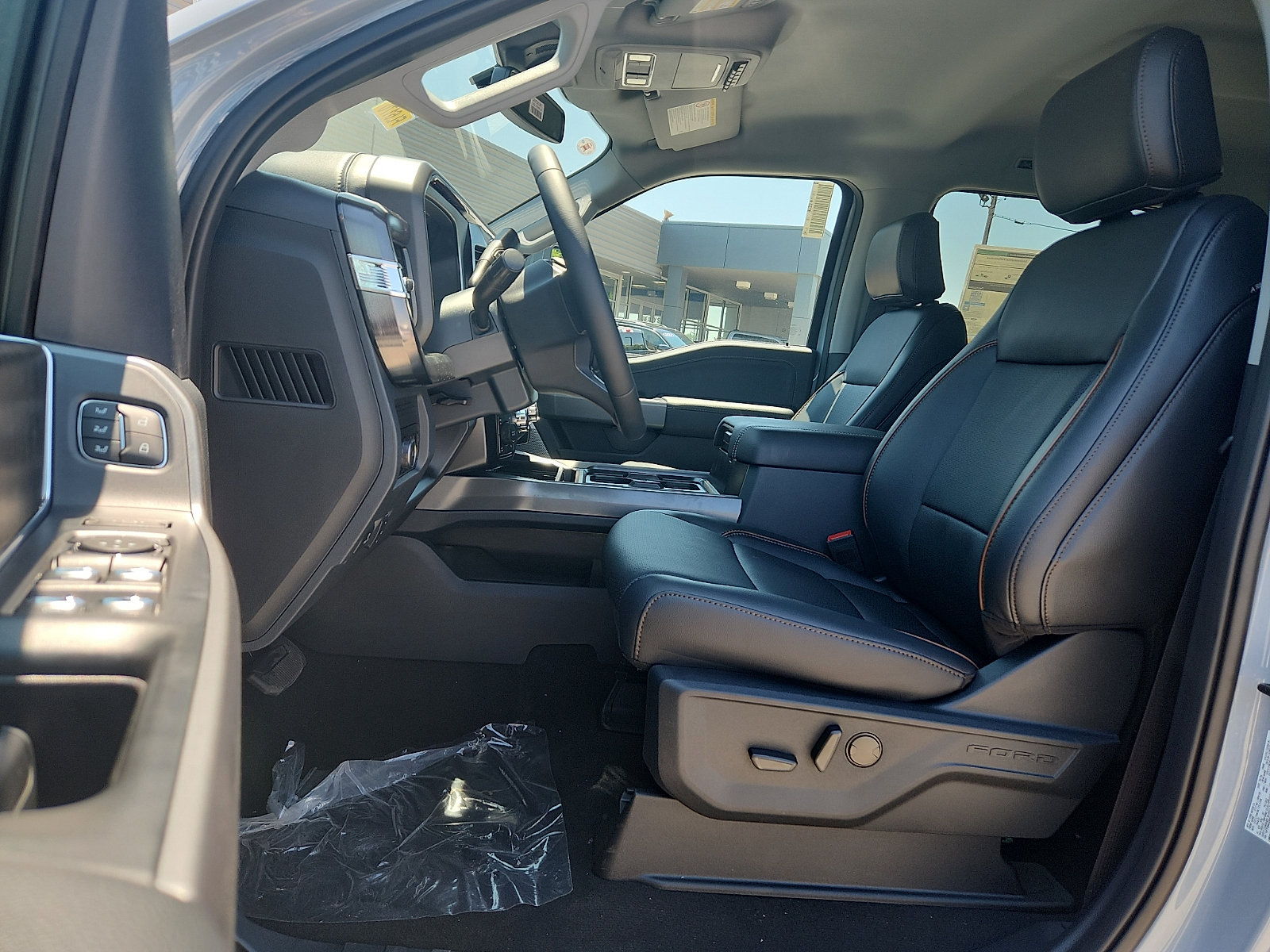 New 2026 Ford F250 Lariat w/ FX4 Off-Road Package AWD/4WD image 8