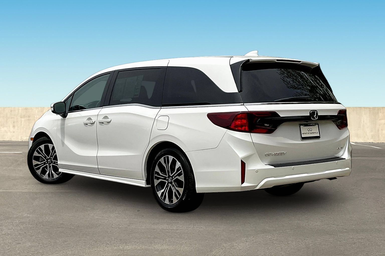 Used 2026 Honda Odyssey Elite image 4