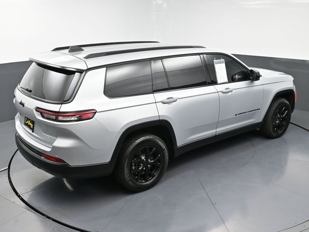 Used 2024 Jeep Grand Cherokee L Laredo image 46