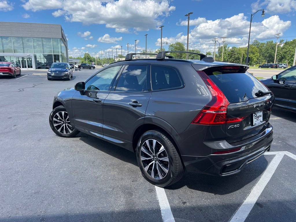 Used 2024 Volvo XC60 B5 Plus w/ Climate Package AWD/4WD image 4