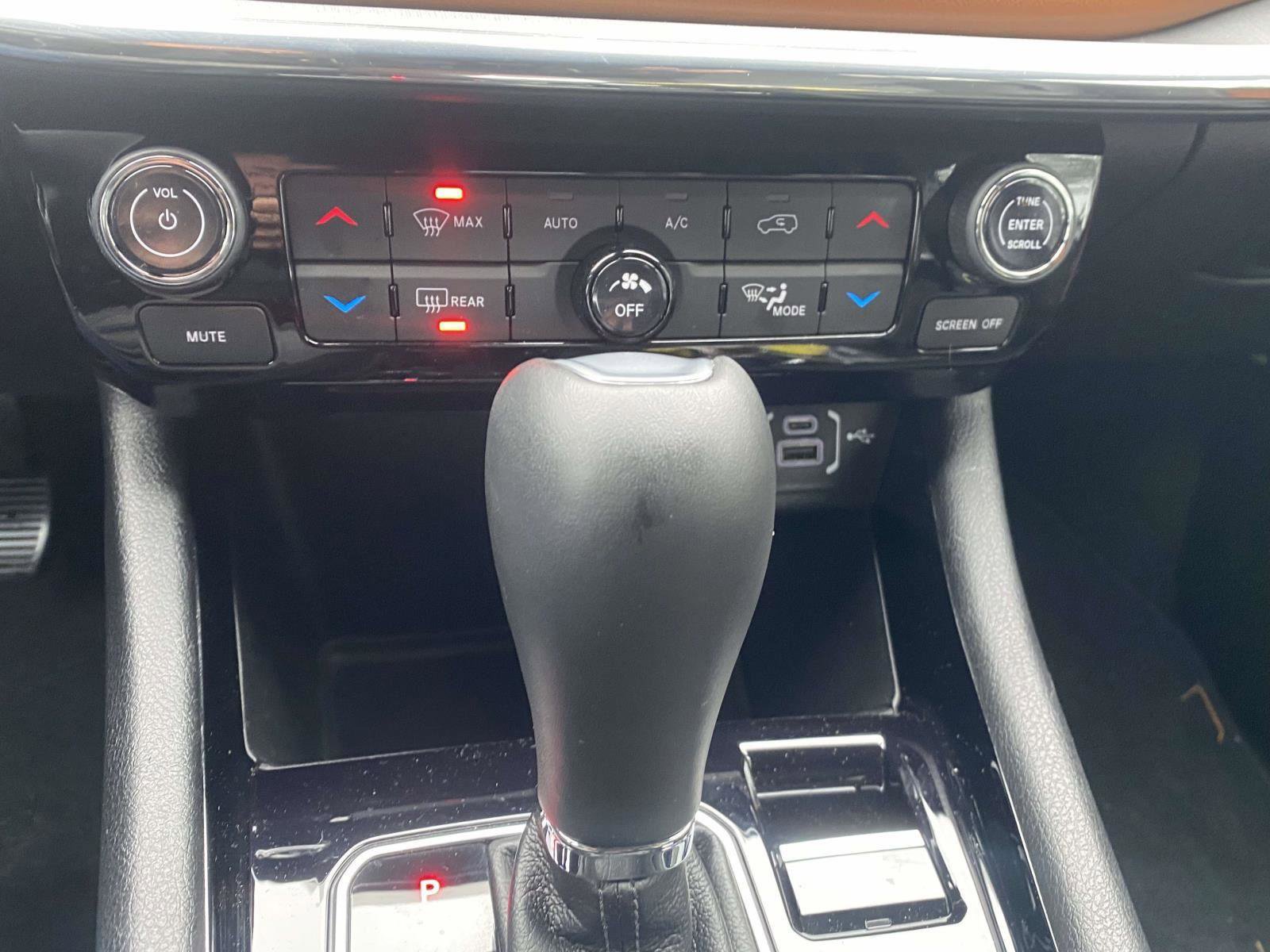 Certified 2024 Jeep Compass Limited image 10