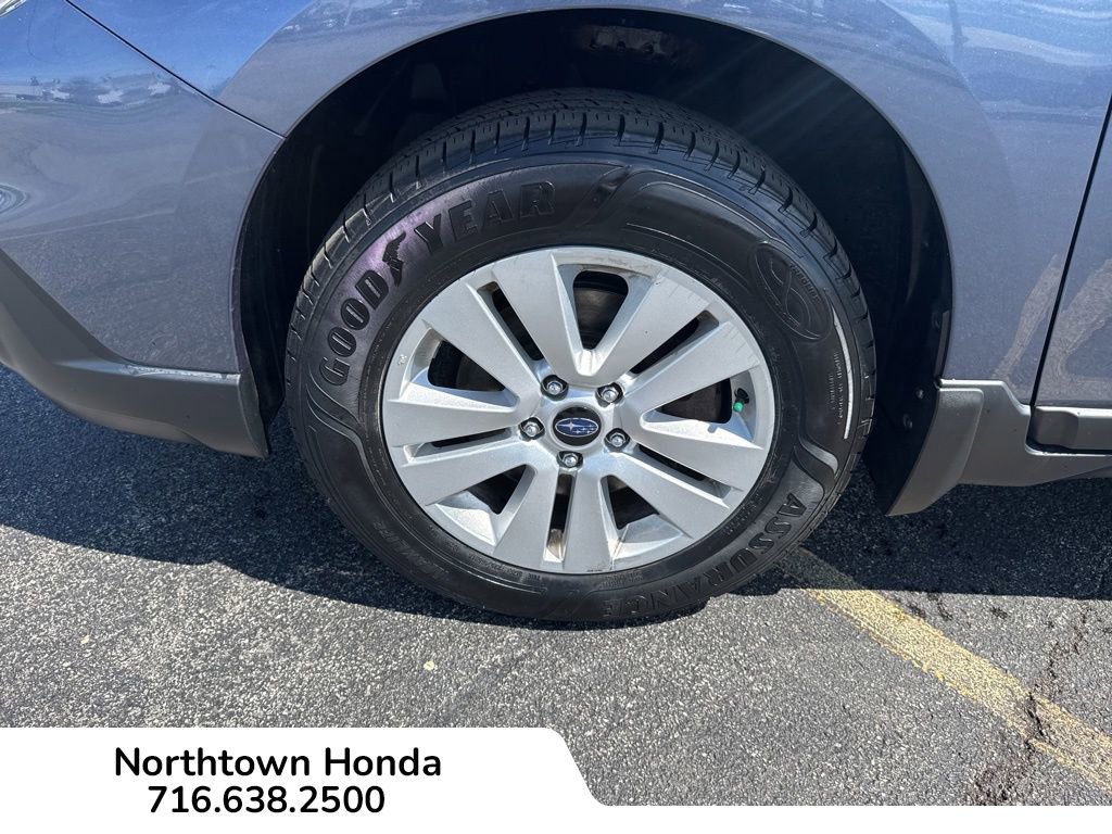 Used 2017 Subaru Outback 2.5i Premium image 11