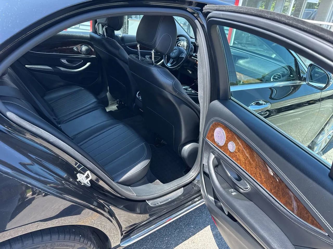 Used 2017 Mercedes-Benz E 300 4MATIC image 23